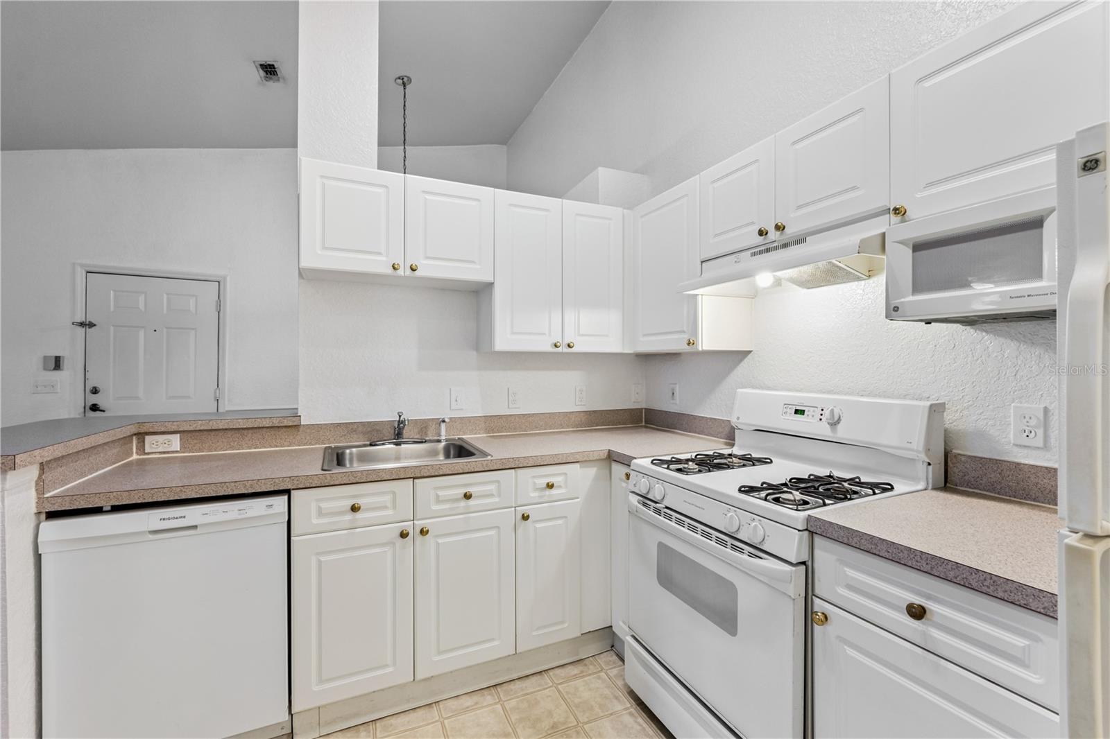 Image 9 of 27 For 3325 Kirkman Road 438