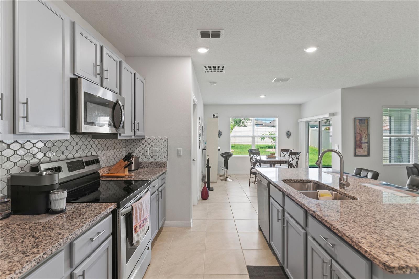 Image 4 of 31 For 3817 Heartleaf Lane