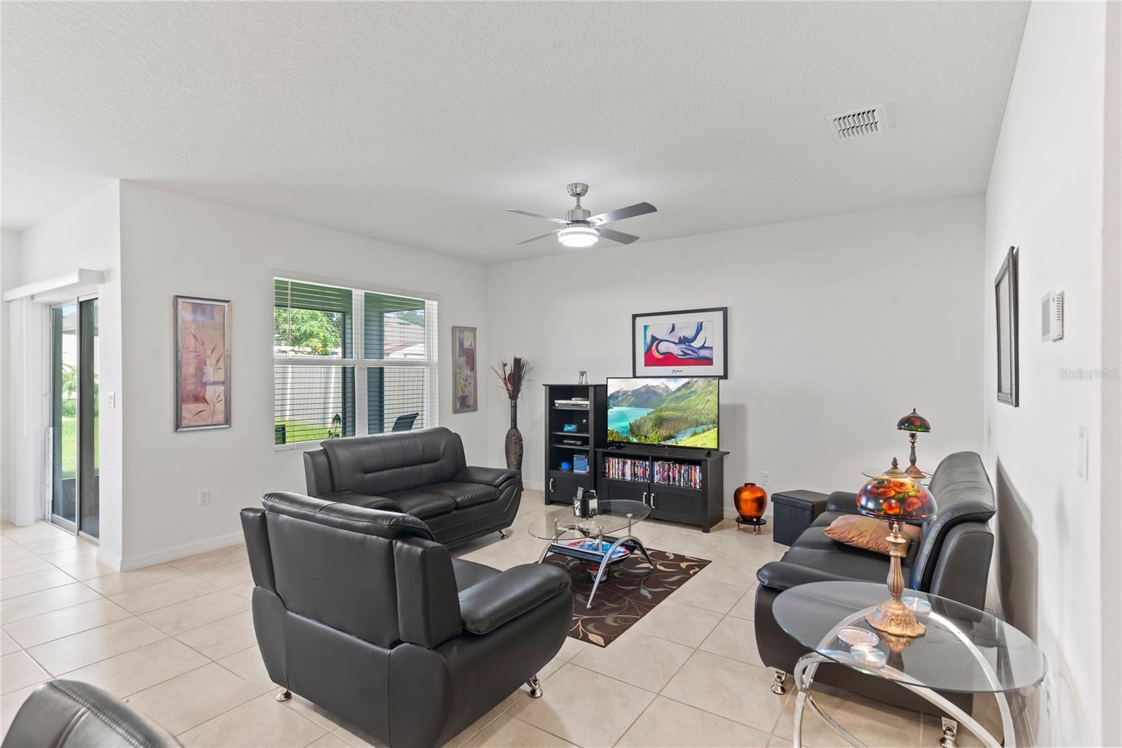 Image 8 of 31 For 3817 Heartleaf Lane