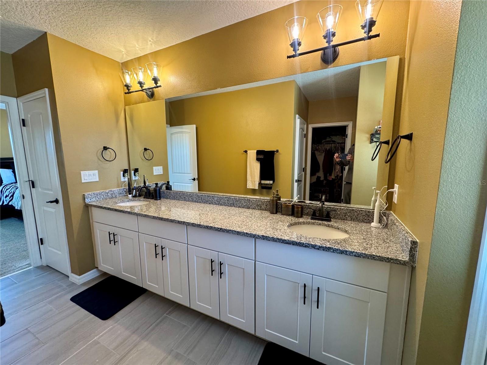 Image 42 of 65 For 16736 Oakboro Street