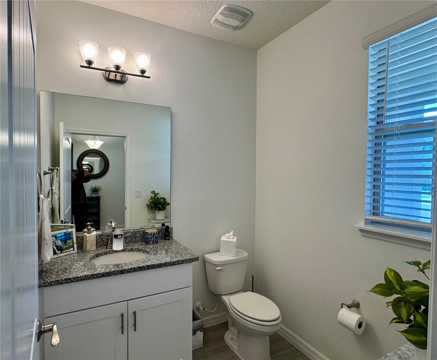 Image 9 of 65 For 16736 Oakboro Street