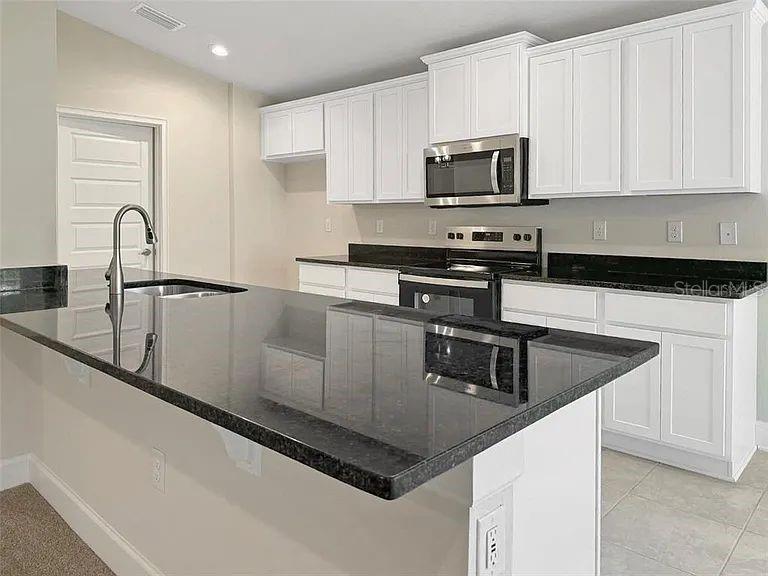 Image 2 of 8 For 7618 Bent Tree Loop