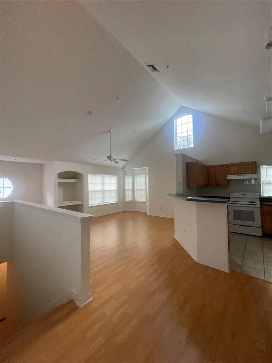 Image 4 of 4 For 3324 Parkchester Square Boulevard 201