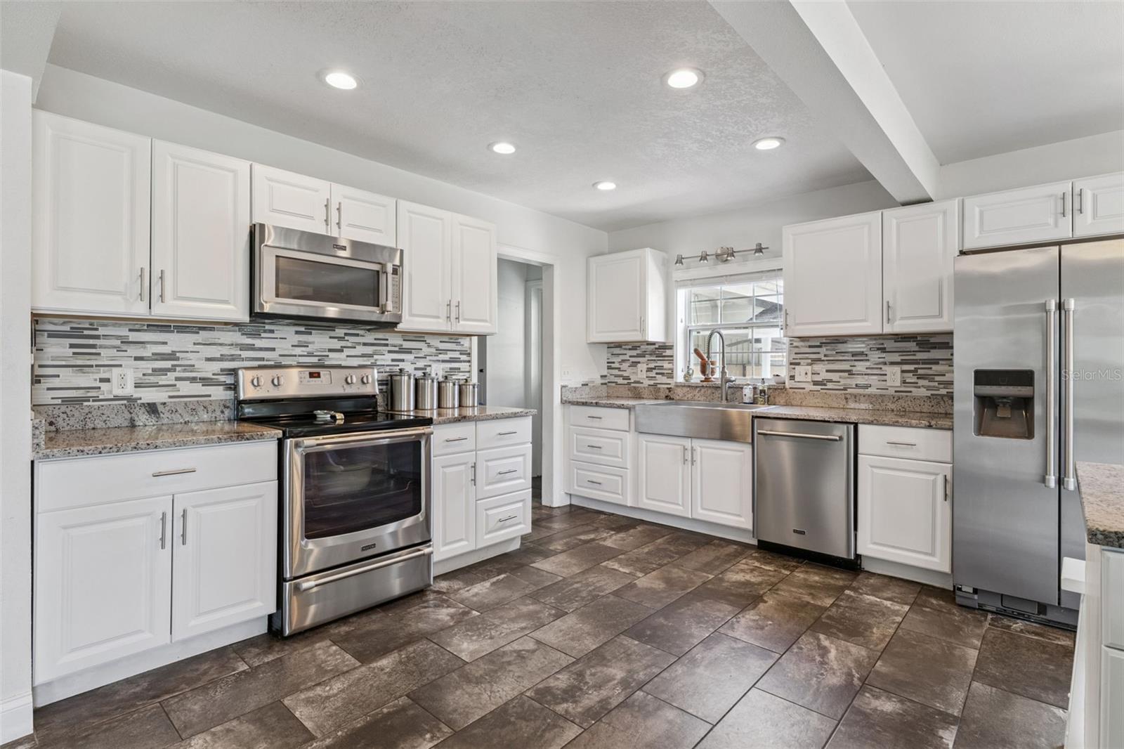 Image 13 of 38 For 3010 Carmia Drive