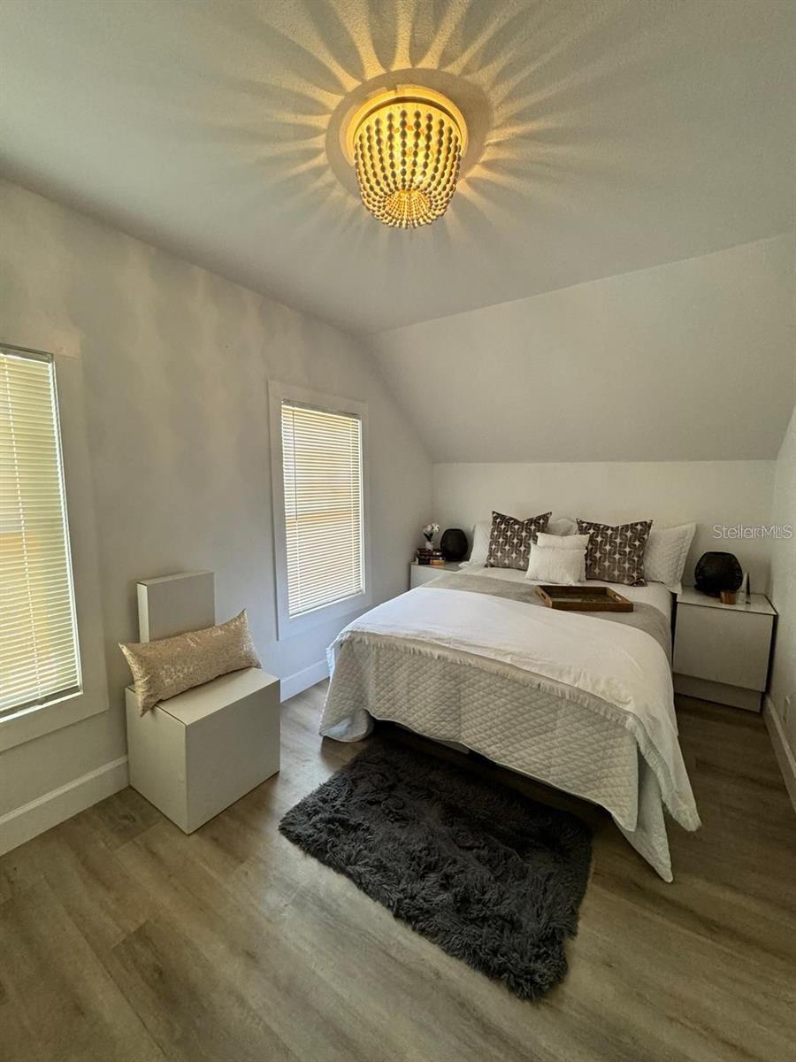 Image 10 of 12 For 860 Magnolia Avenue 3