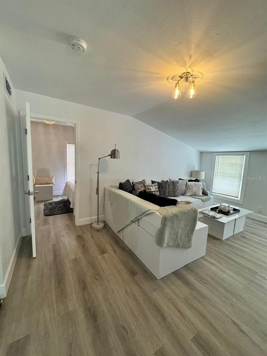 Image 6 of 12 For 860 Magnolia Avenue 3