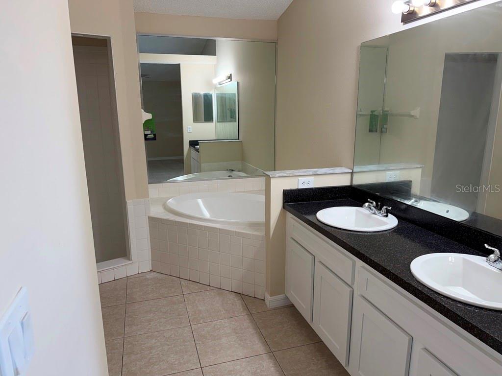 Image 22 of 31 For 2915 Colleen Circle