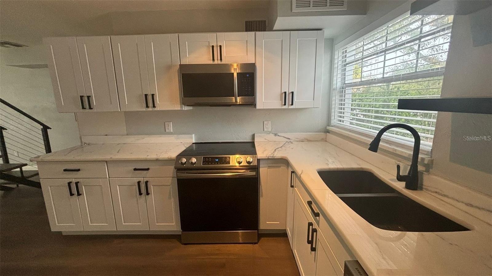 Image 10 of 14 For 749 Ridgewood Avenue