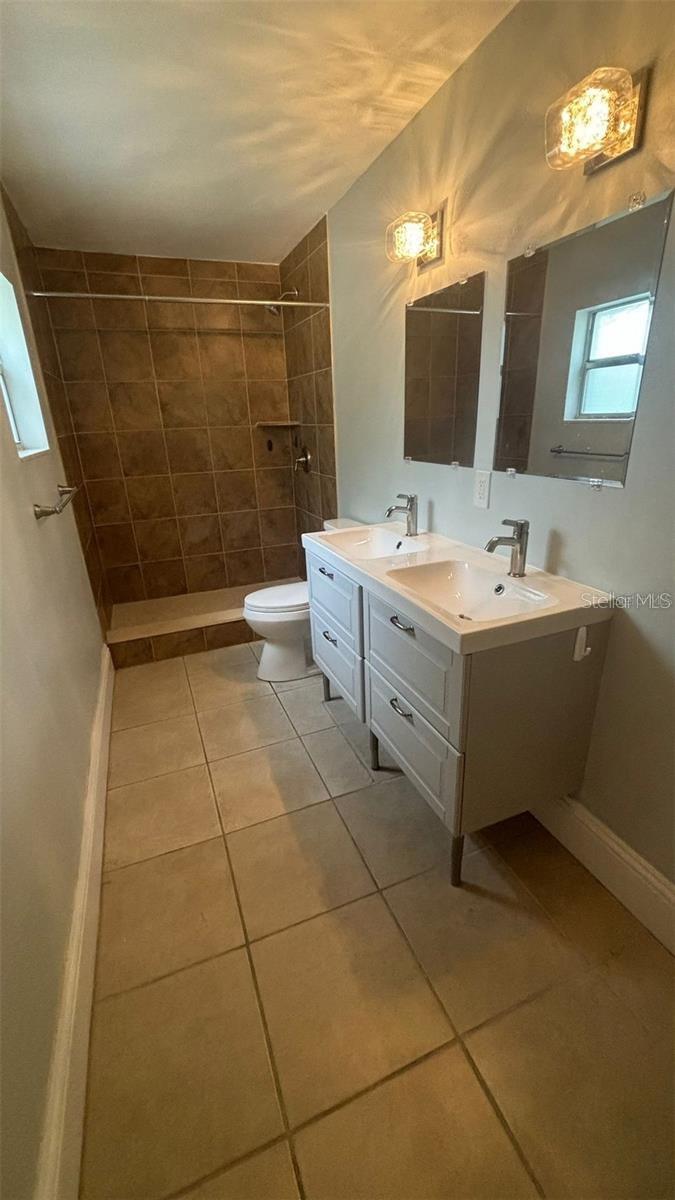 Image 11 of 14 For 749 Ridgewood Avenue