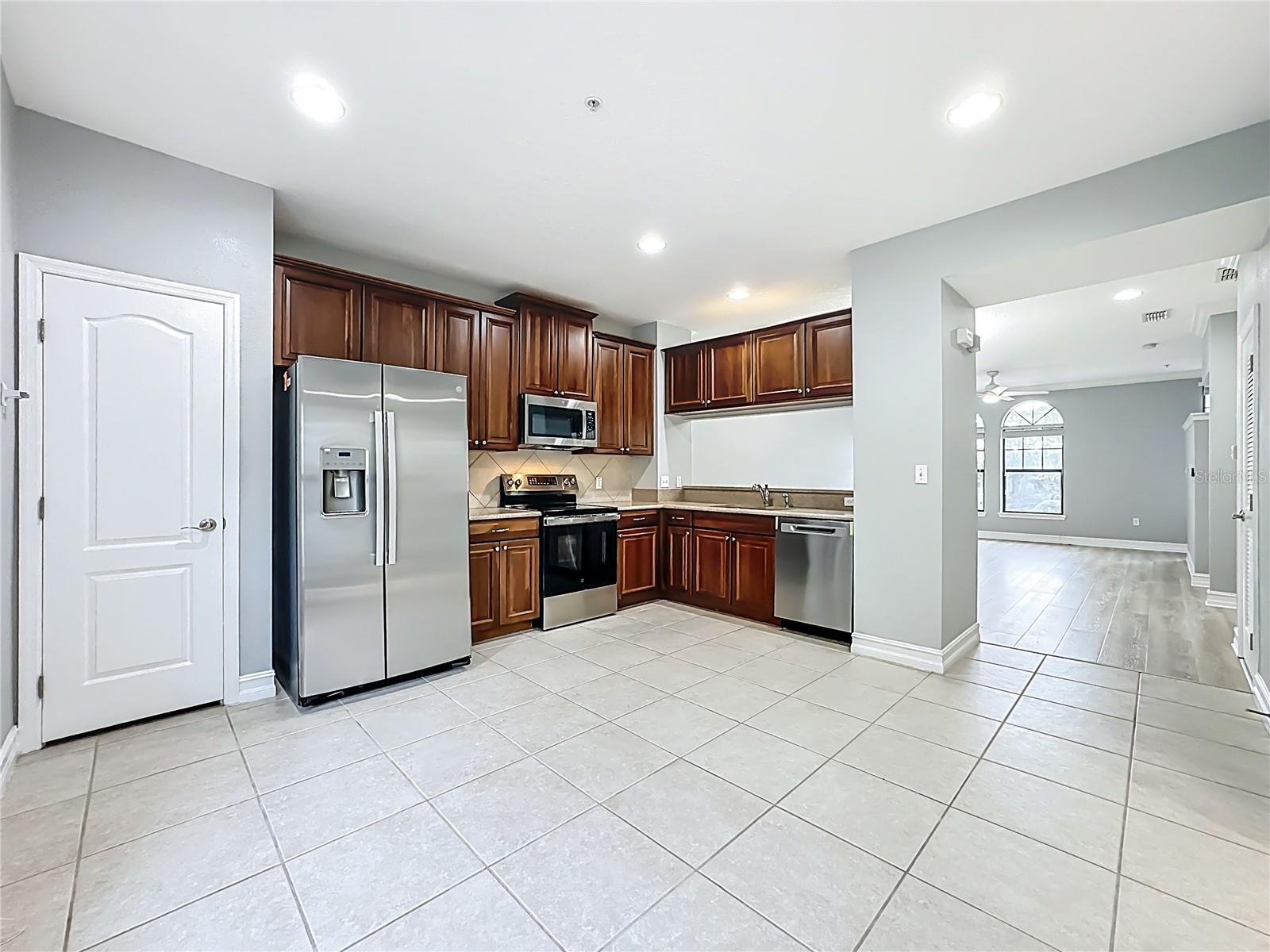 Image 18 of 37 For 3805 Messina Drive