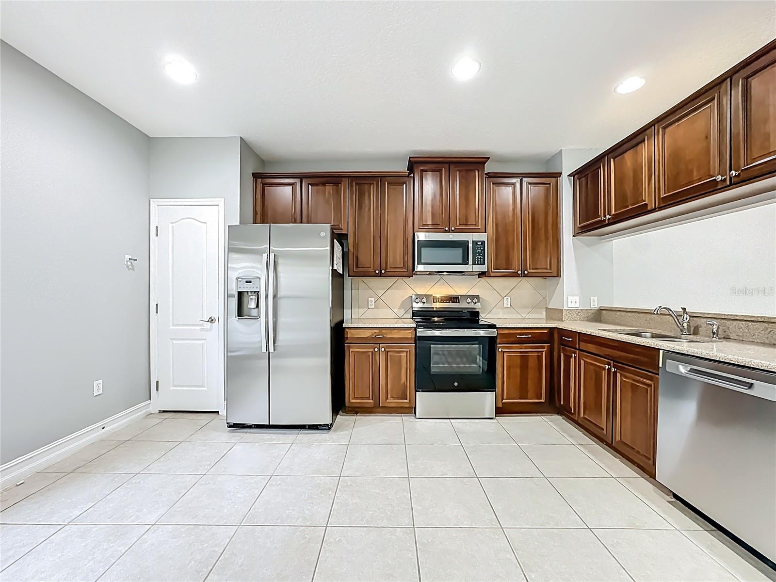 Image 19 of 37 For 3805 Messina Drive