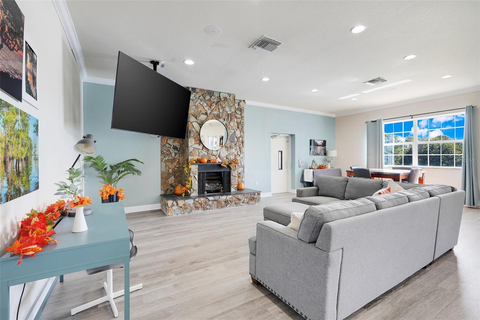 Image 32 of 47 For 4224 Lake Underhill Road 8b8