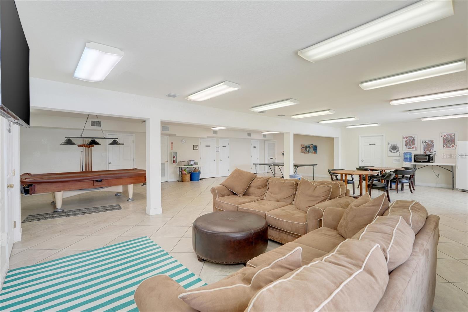 Image 37 of 47 For 4224 Lake Underhill Road 8b8