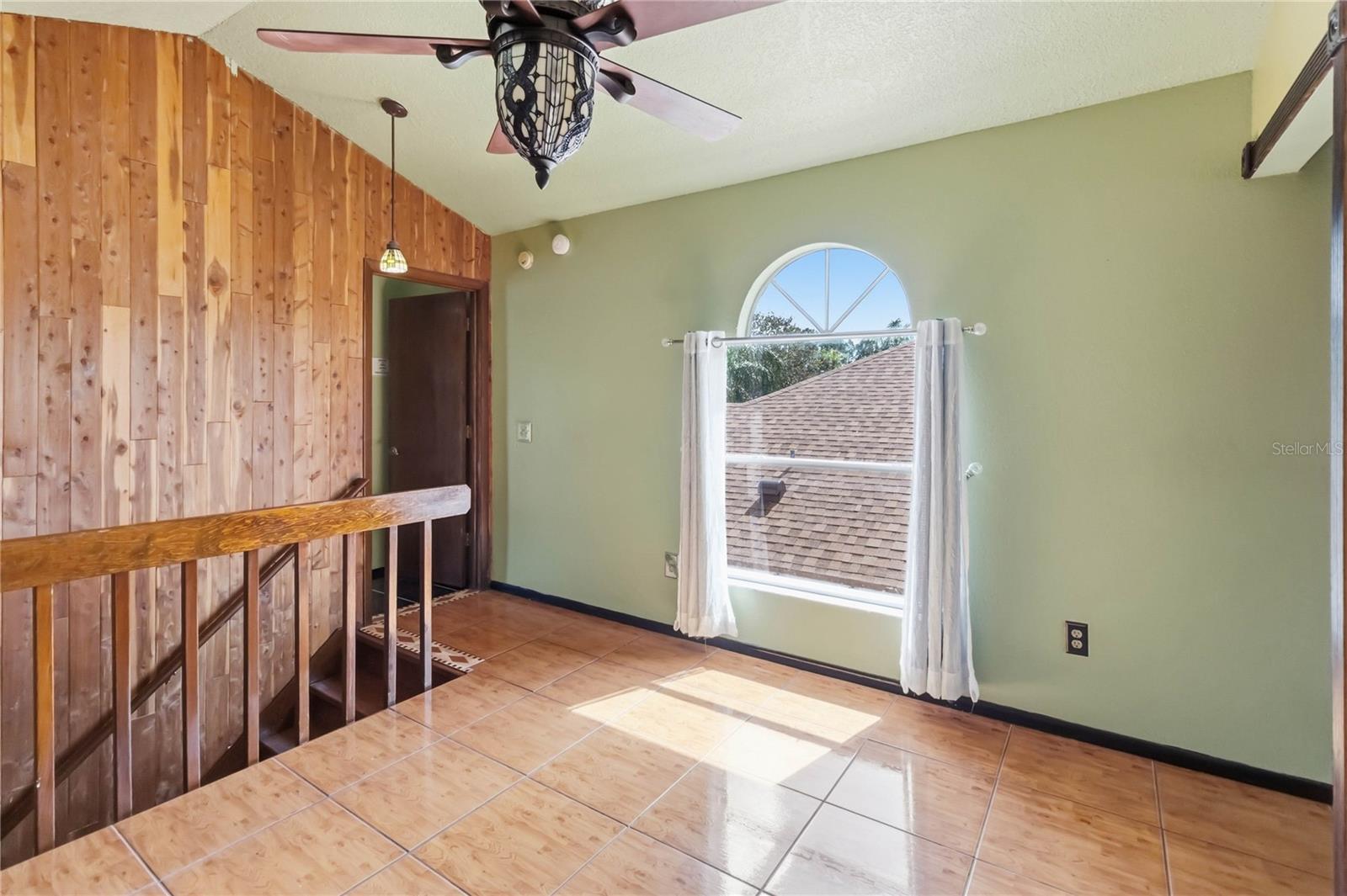 Image 23 of 32 For 12620 Belrose Avenue