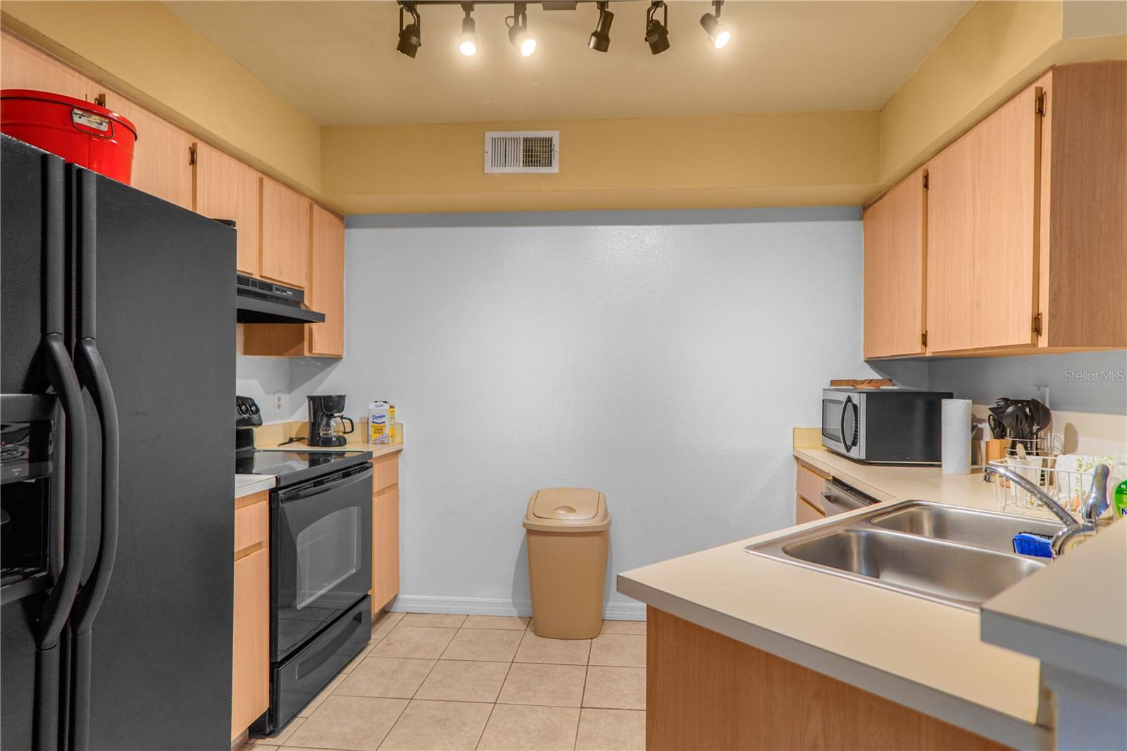 Image 9 of 38 For 4605 Gate Place 05