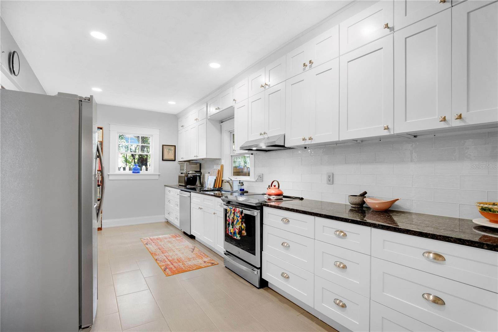 Image 12 of 30 For 1702 Magnolia Avenue