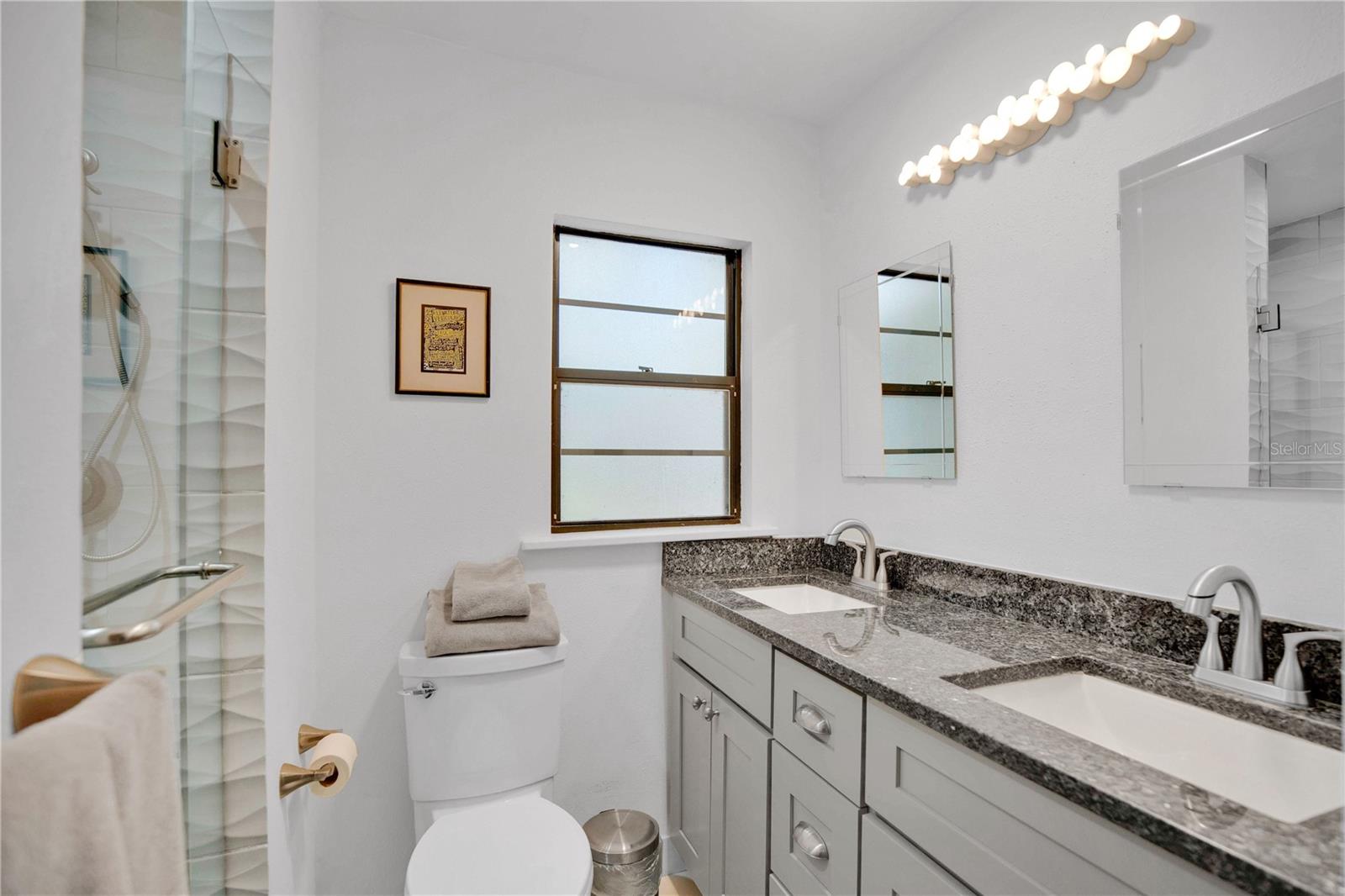 Image 21 of 30 For 1702 Magnolia Avenue