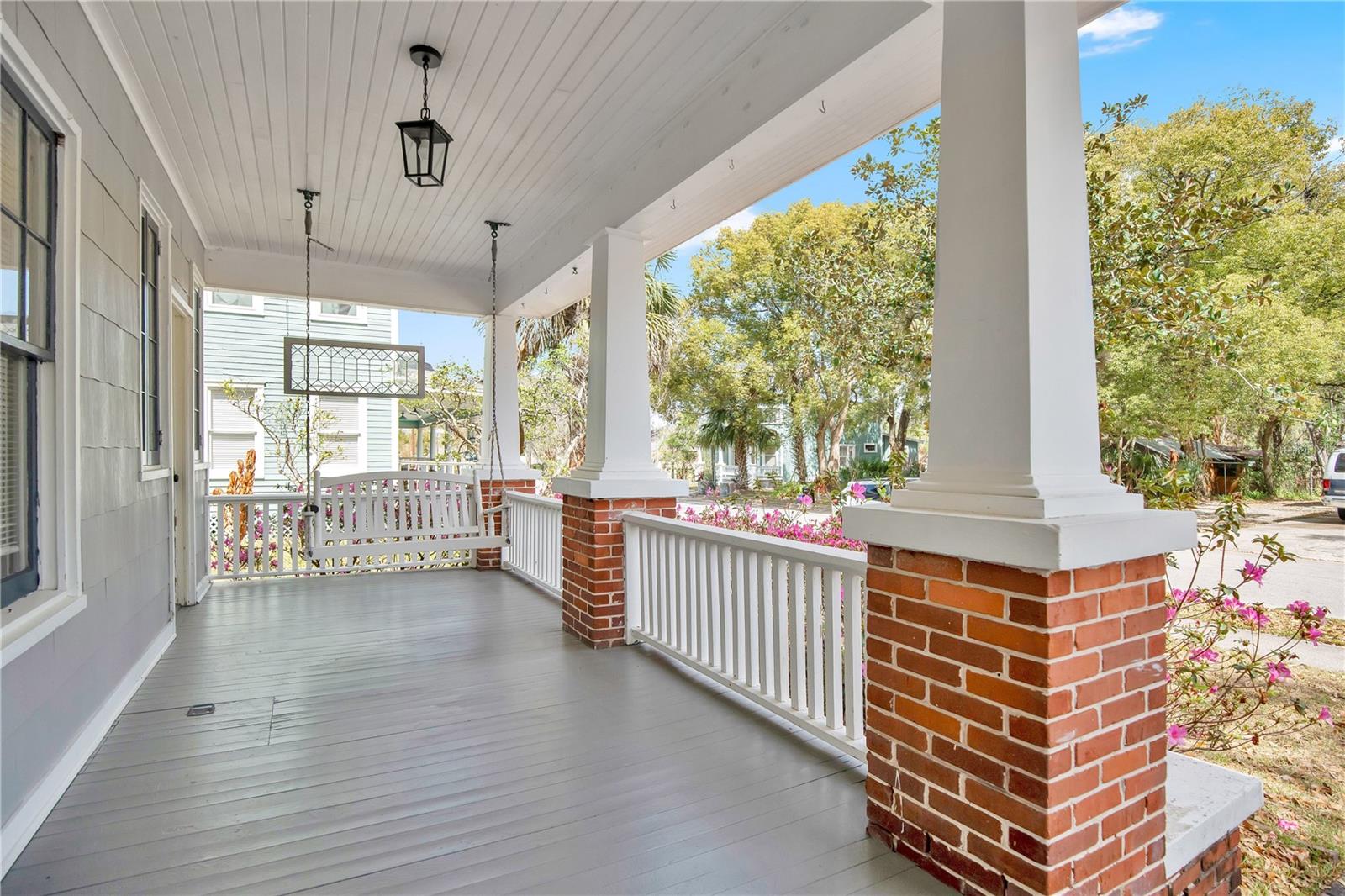 Image 4 of 30 For 1702 Magnolia Avenue