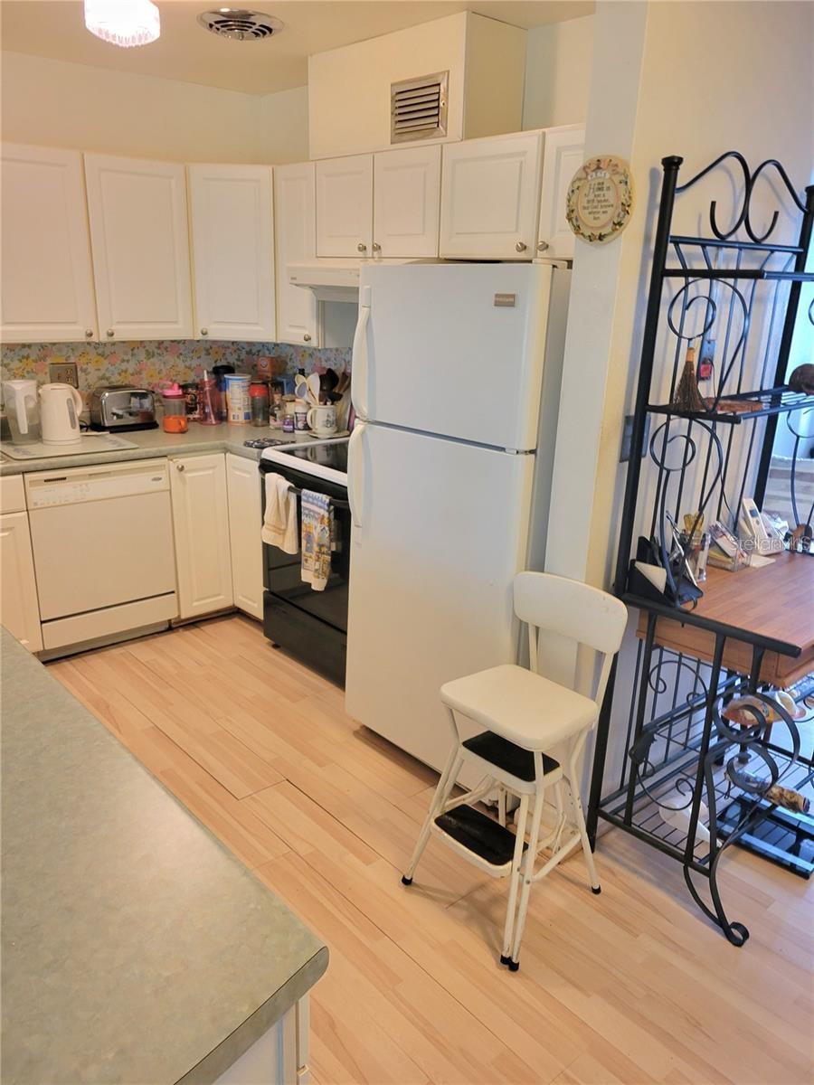 Image 6 of 12 For 5400 San Juan Boulevard