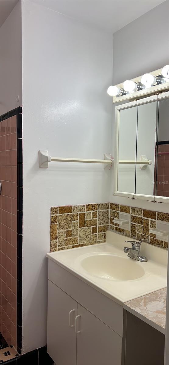 Image 9 of 12 For 5400 San Juan Boulevard