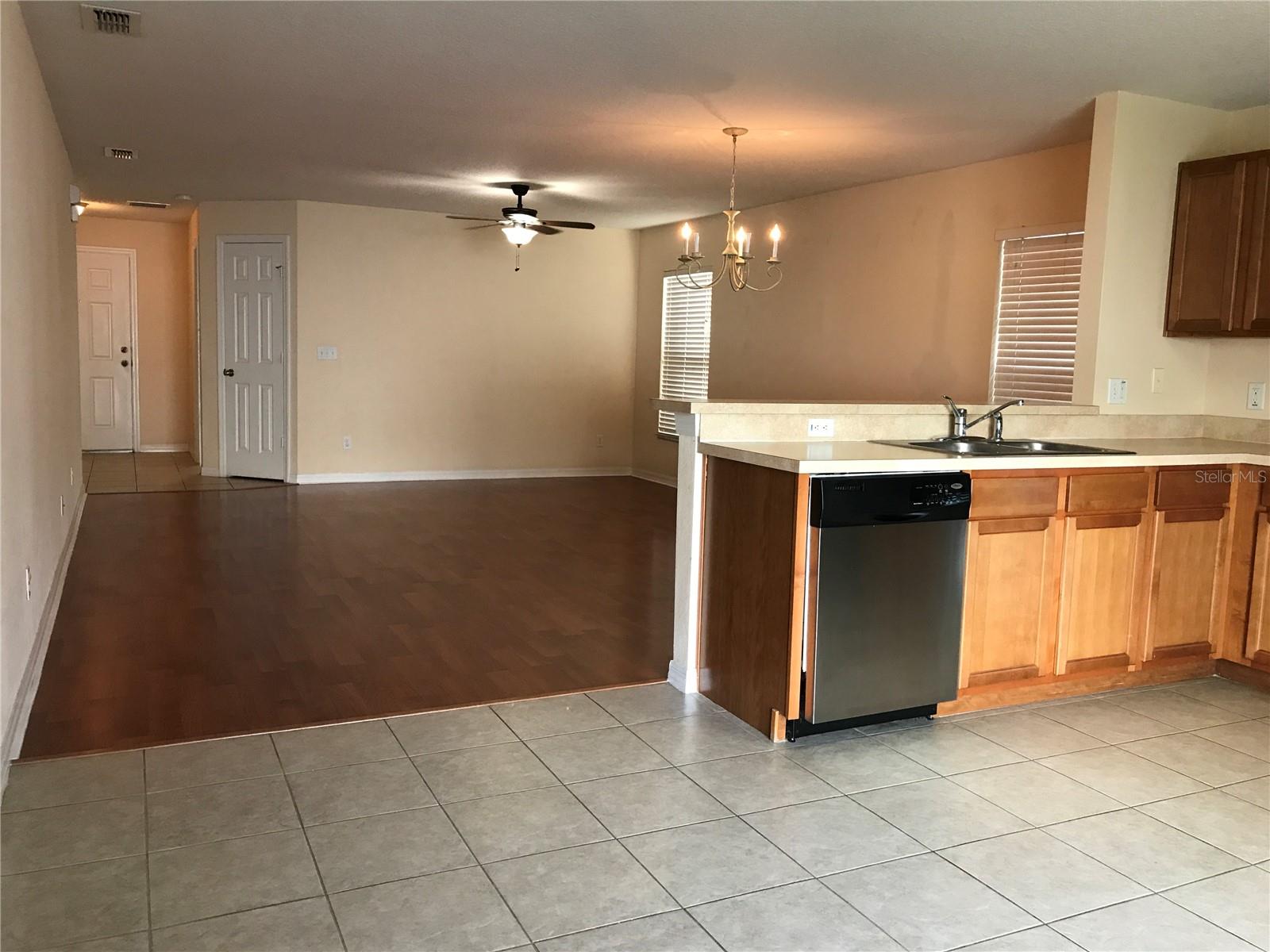 Image 4 of 16 For 912 Windrose Drive