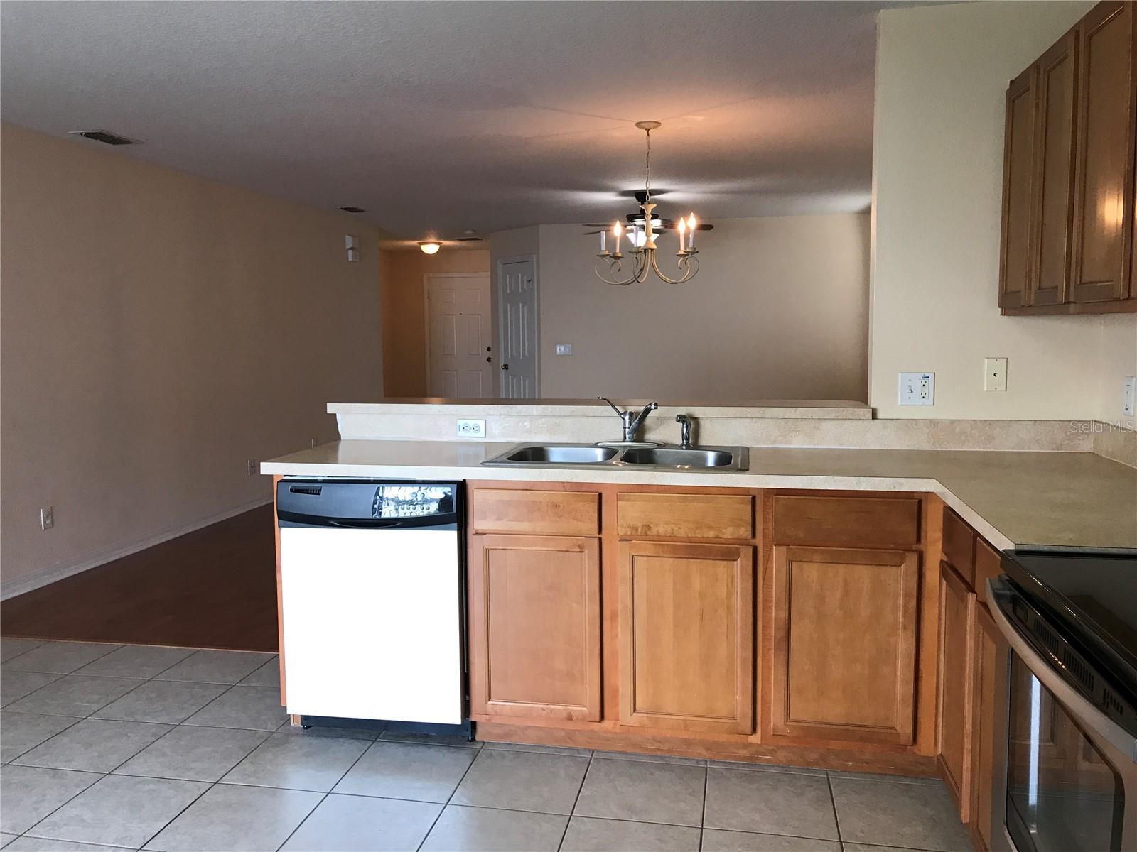 Image 5 of 16 For 912 Windrose Drive