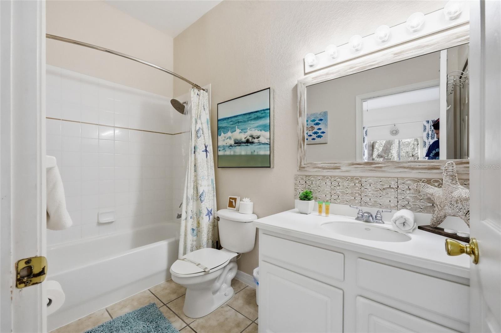 Image 12 of 37 For 411 Lucaya Loop 411