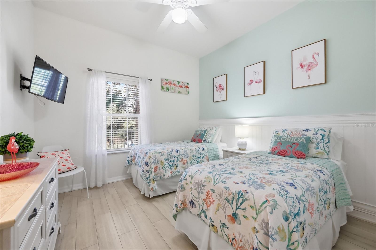 Image 13 of 37 For 411 Lucaya Loop 411