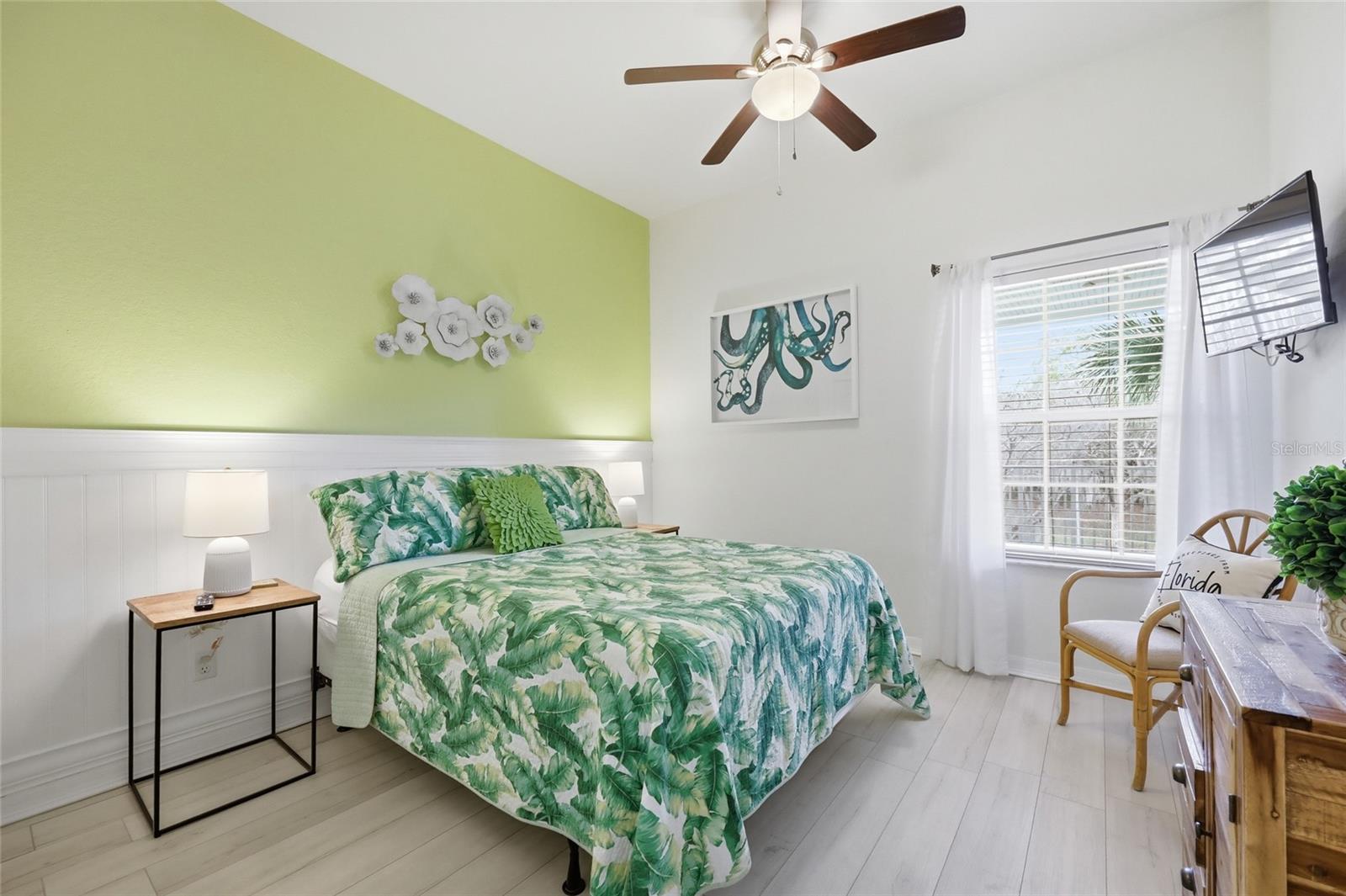 Image 14 of 37 For 411 Lucaya Loop 411