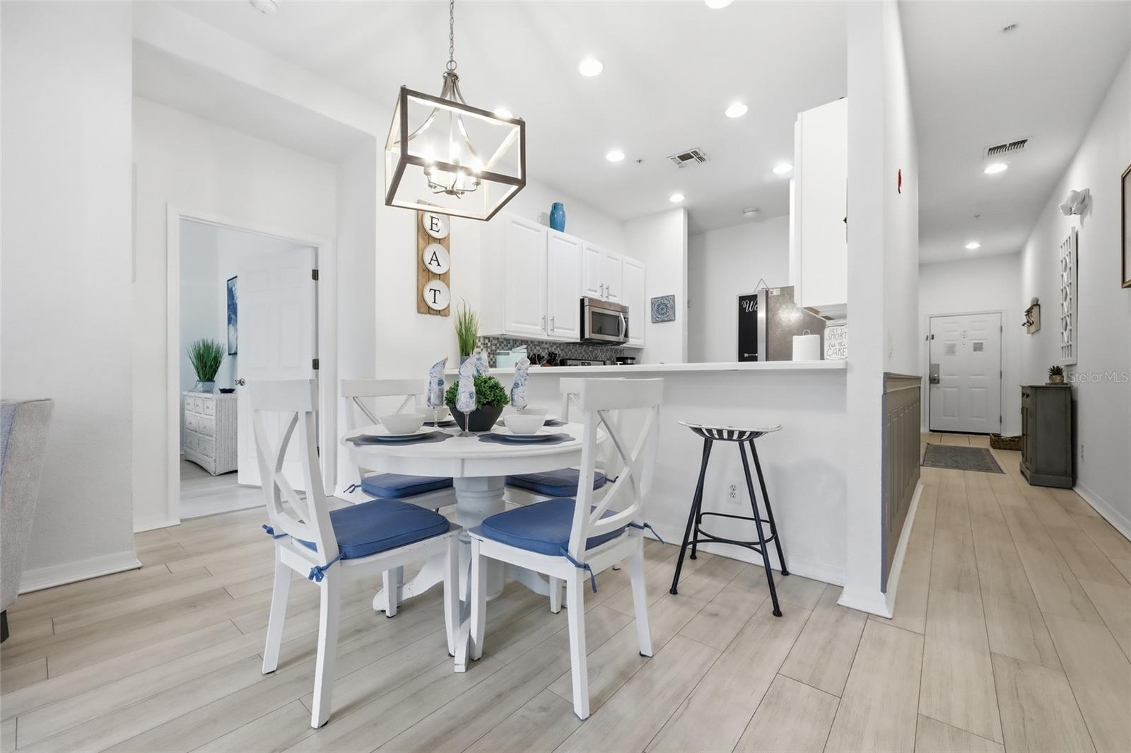 Image 6 of 37 For 411 Lucaya Loop 411