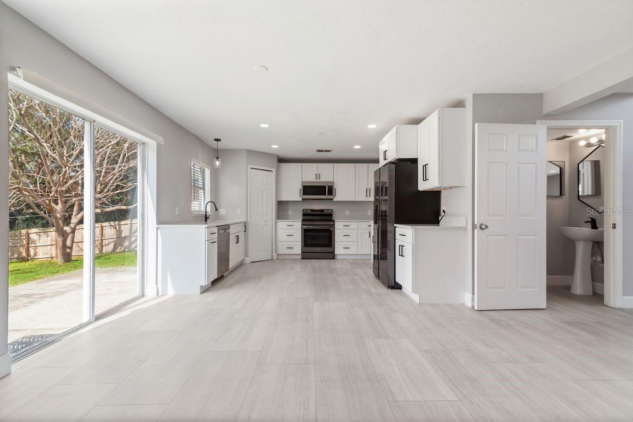 Image 12 of 45 For 2735 Howland Boulevard