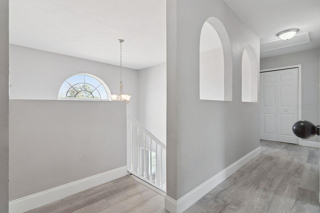 Image 19 of 45 For 2735 Howland Boulevard