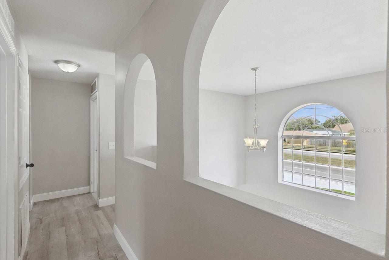 Image 20 of 45 For 2735 Howland Boulevard