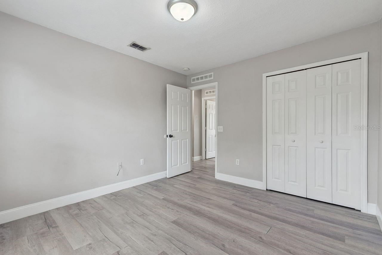 Image 22 of 45 For 2735 Howland Boulevard