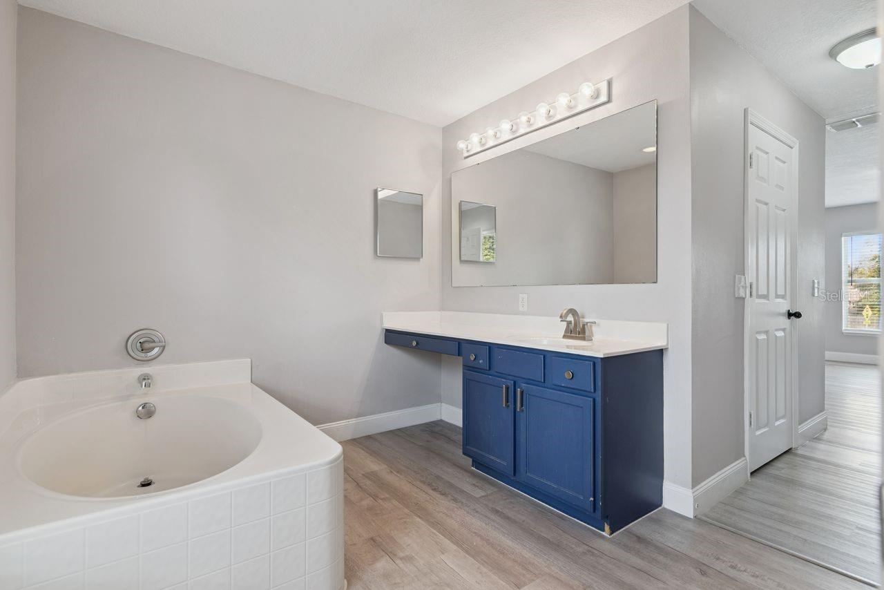 Image 29 of 45 For 2735 Howland Boulevard