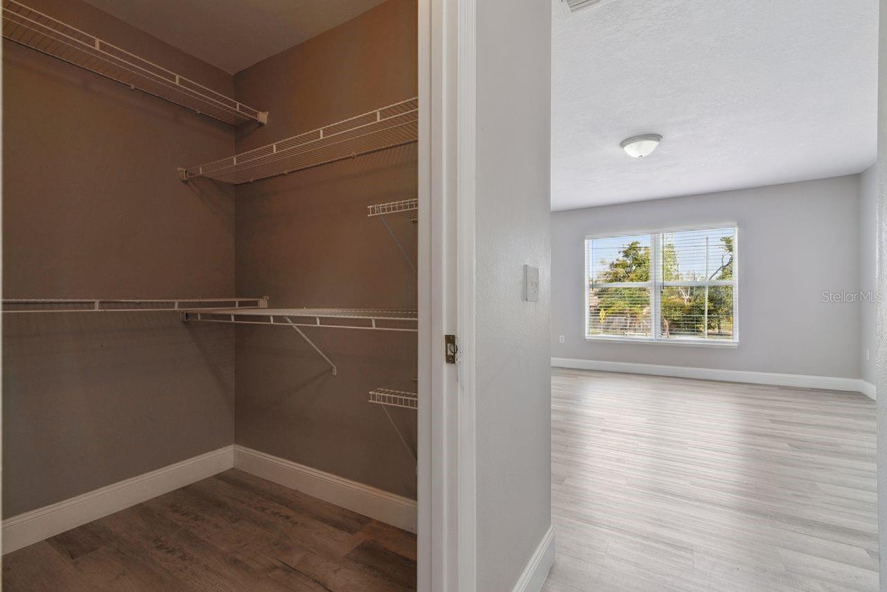 Image 35 of 45 For 2735 Howland Boulevard