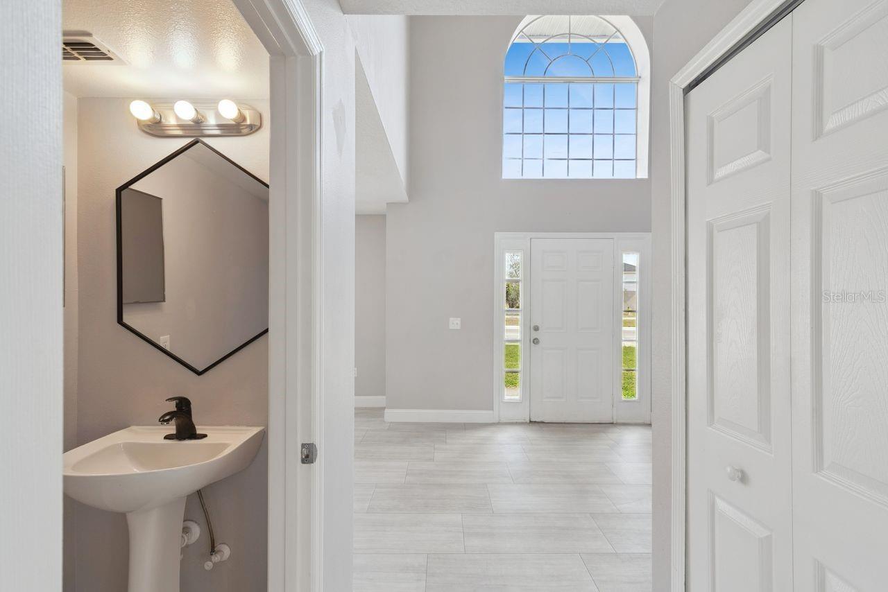 Image 36 of 45 For 2735 Howland Boulevard