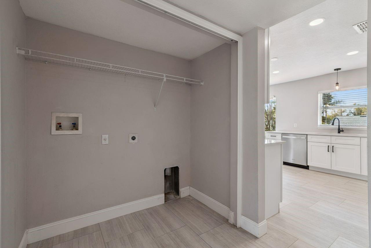 Image 37 of 45 For 2735 Howland Boulevard