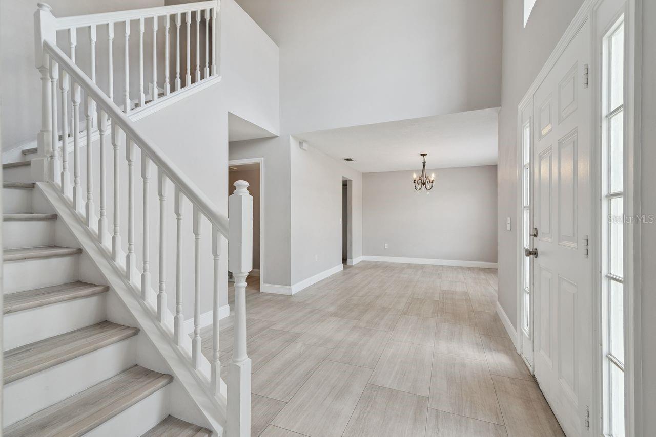 Image 4 of 45 For 2735 Howland Boulevard