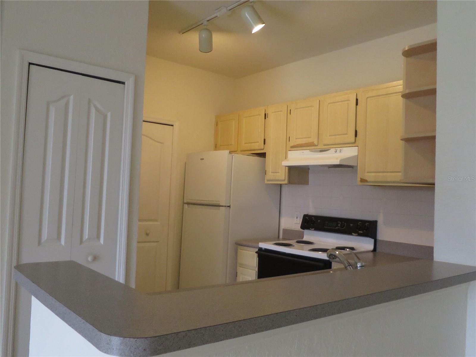 Image 9 of 41 For 8826 Dunes Court 208