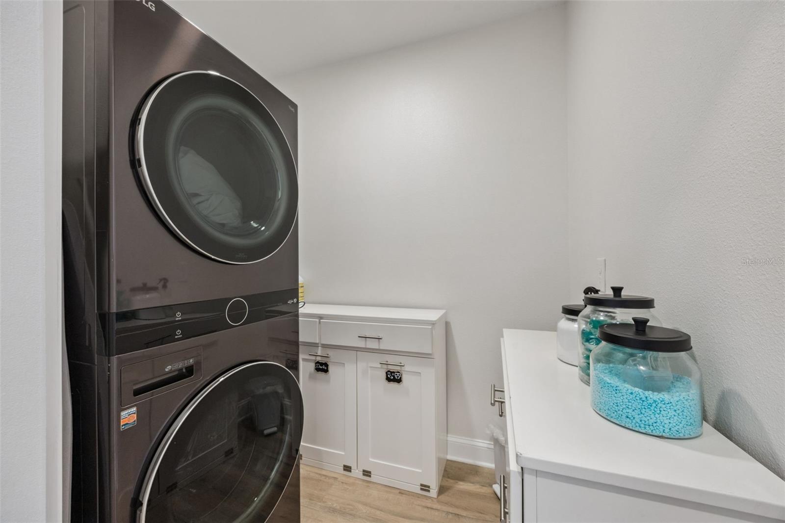 Image 17 of 46 For 3934 Centerville Way