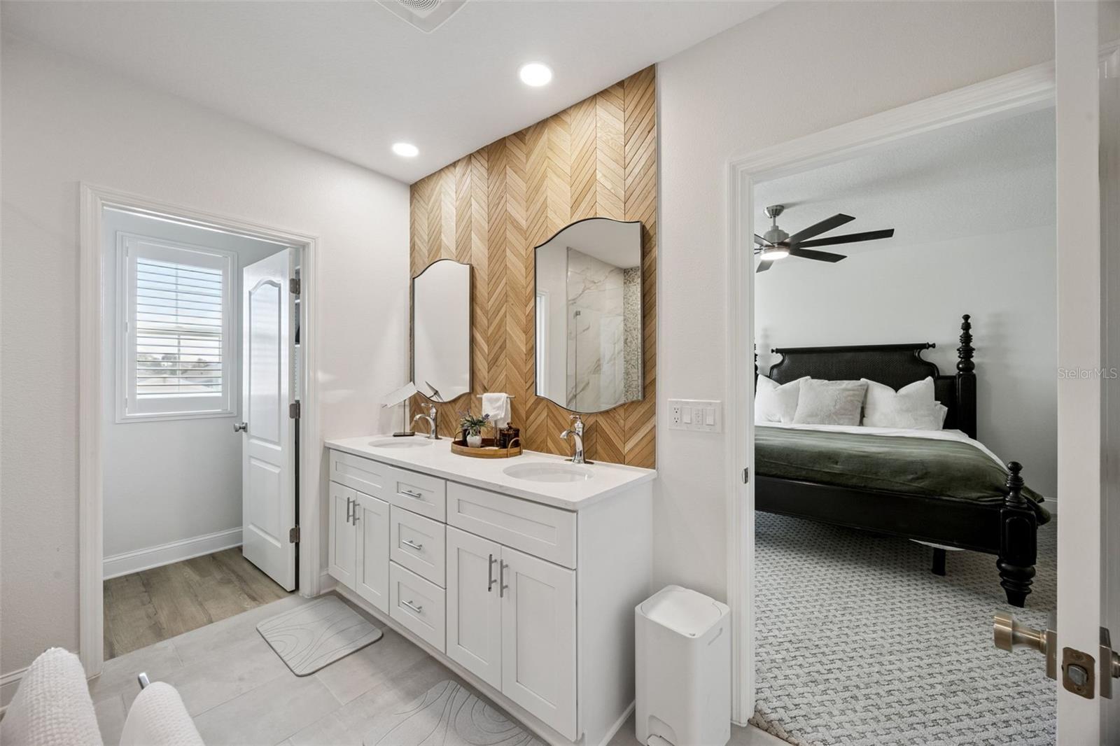 Image 20 of 46 For 3934 Centerville Way