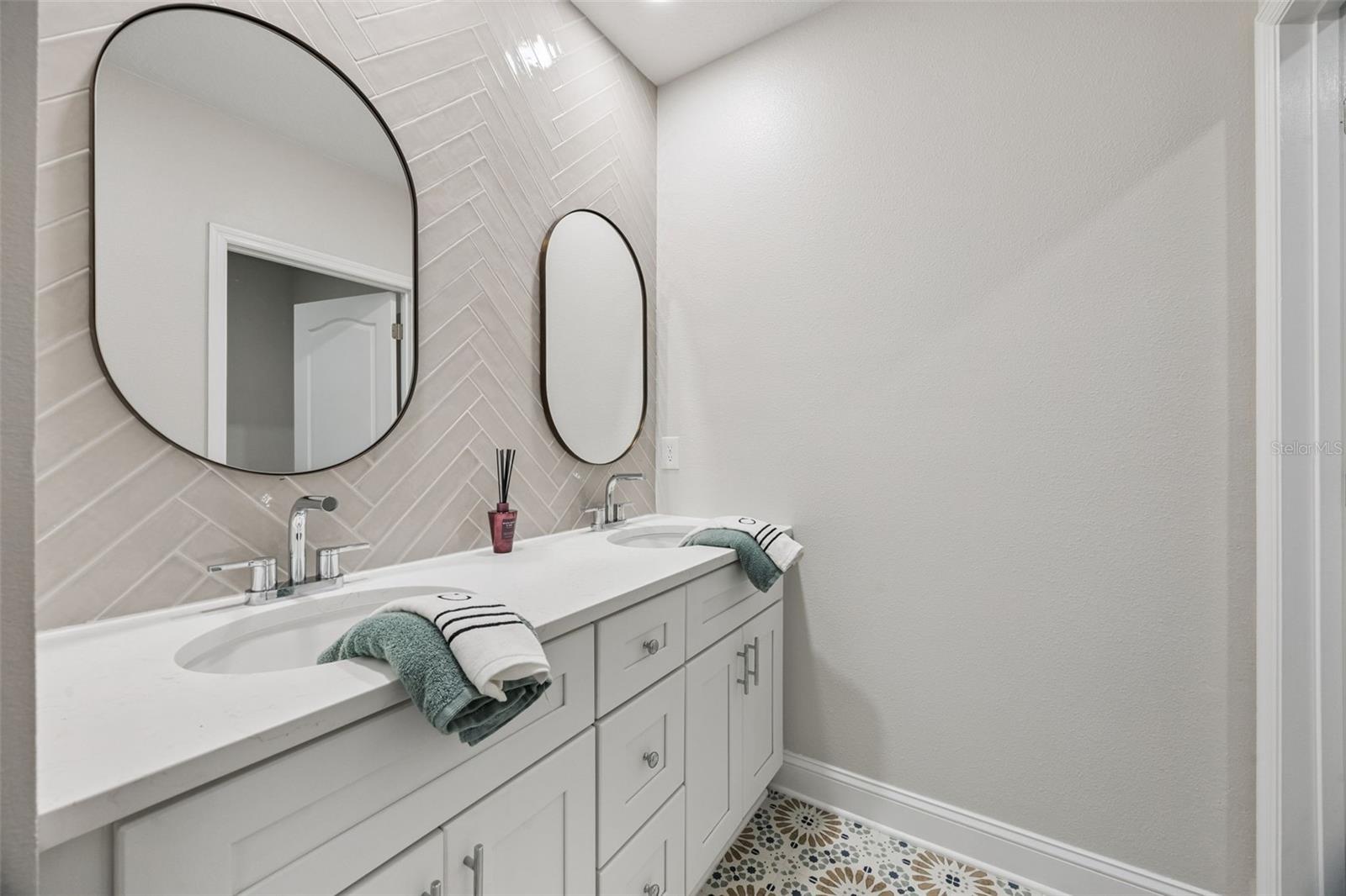 Image 25 of 46 For 3934 Centerville Way