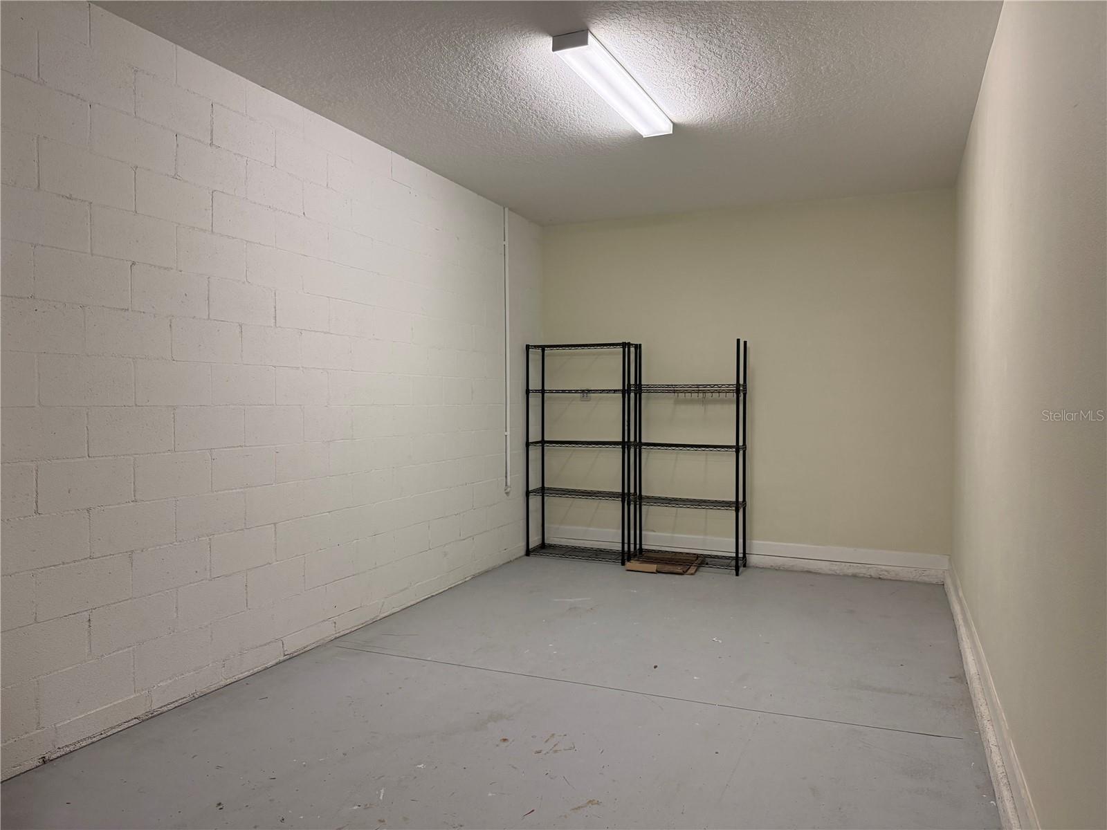 Image 10 of 19 For 7618 Loon Avenue