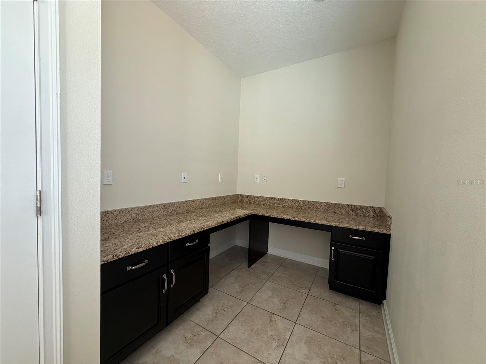 Image 6 of 19 For 7618 Loon Avenue