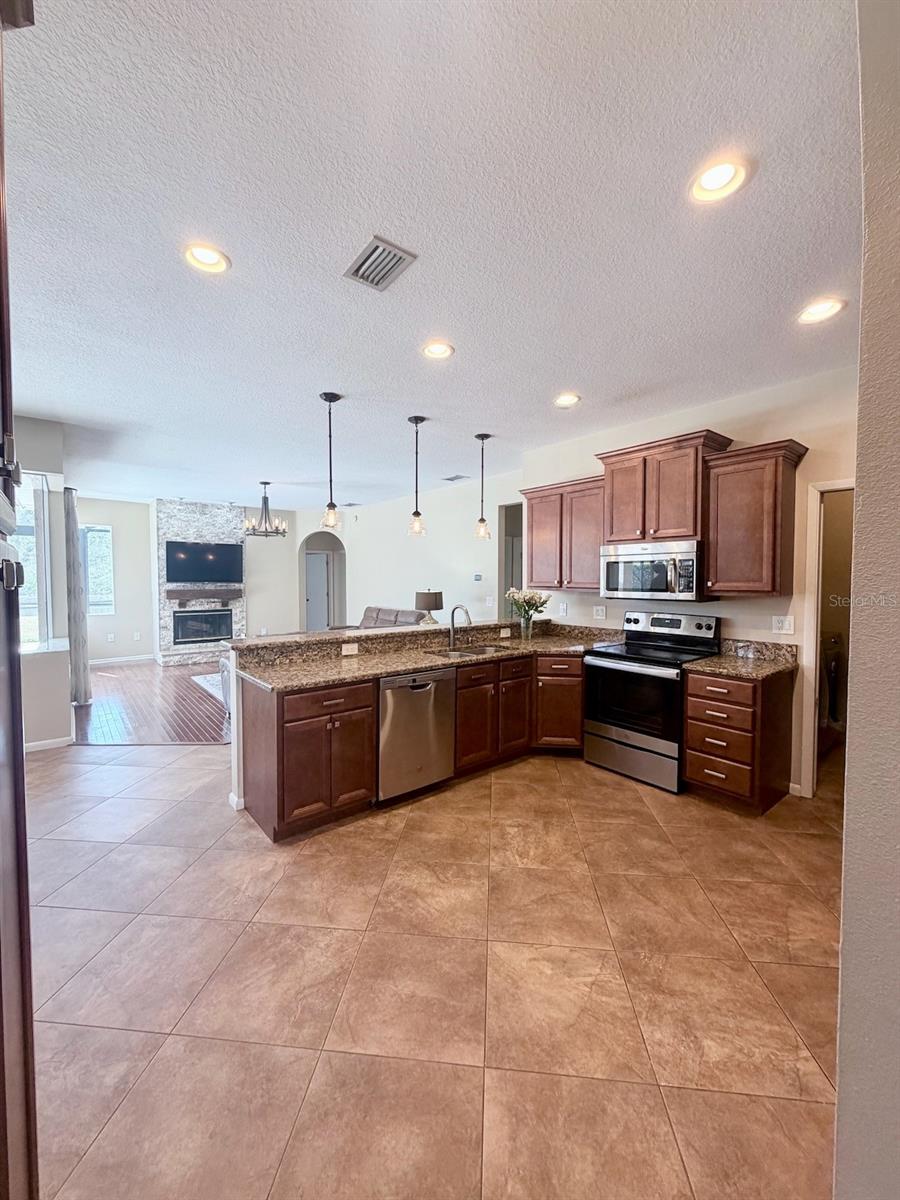 Image 7 of 37 For 18408 Bittern Avenue