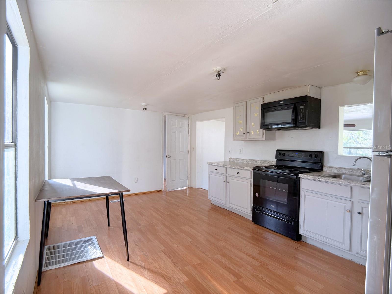 Image 8 of 18 For 18274 22nd Place