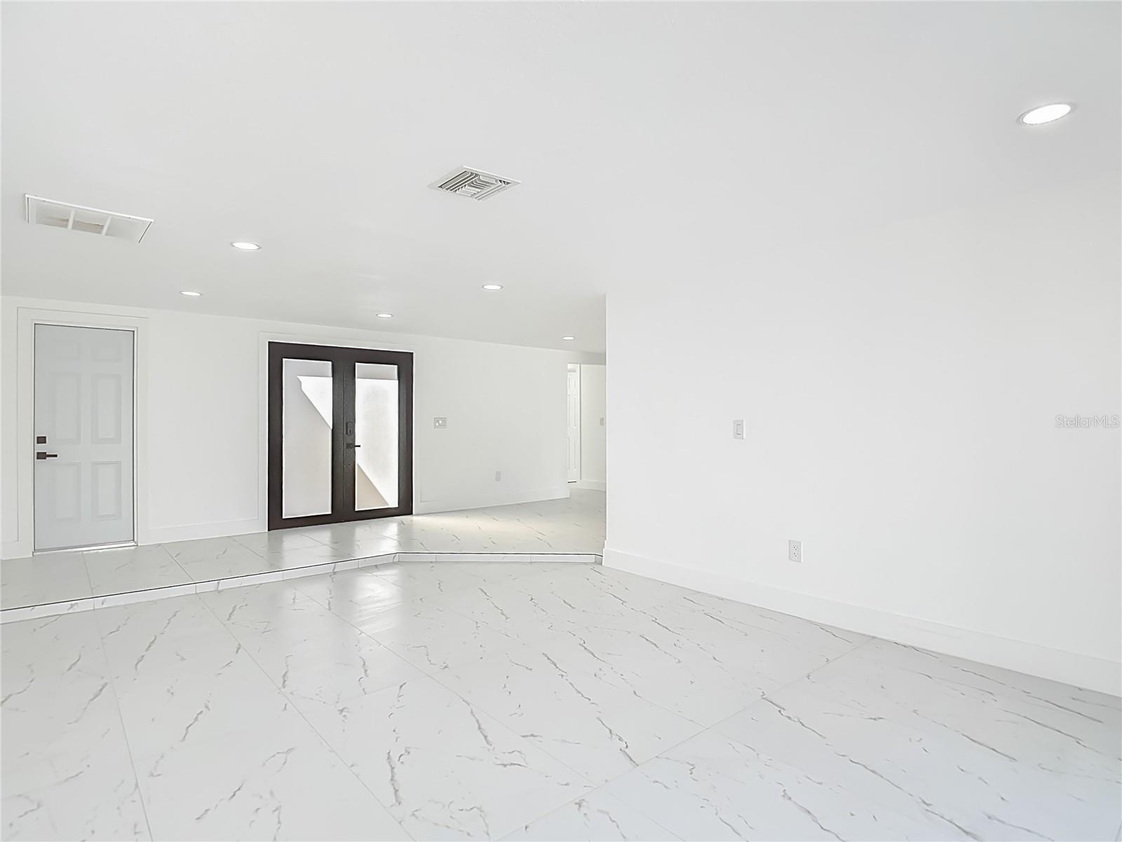 Image 11 of 61 For 9920 San Mateo Way