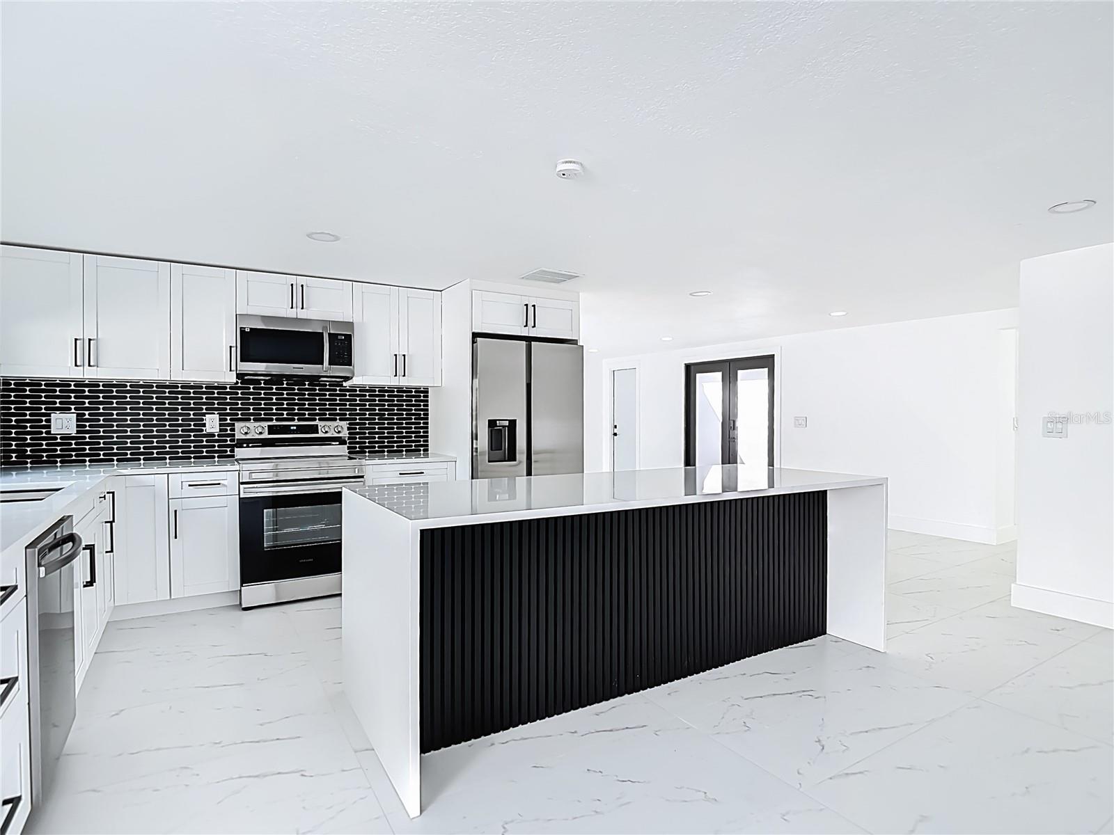 Image 14 of 61 For 9920 San Mateo Way