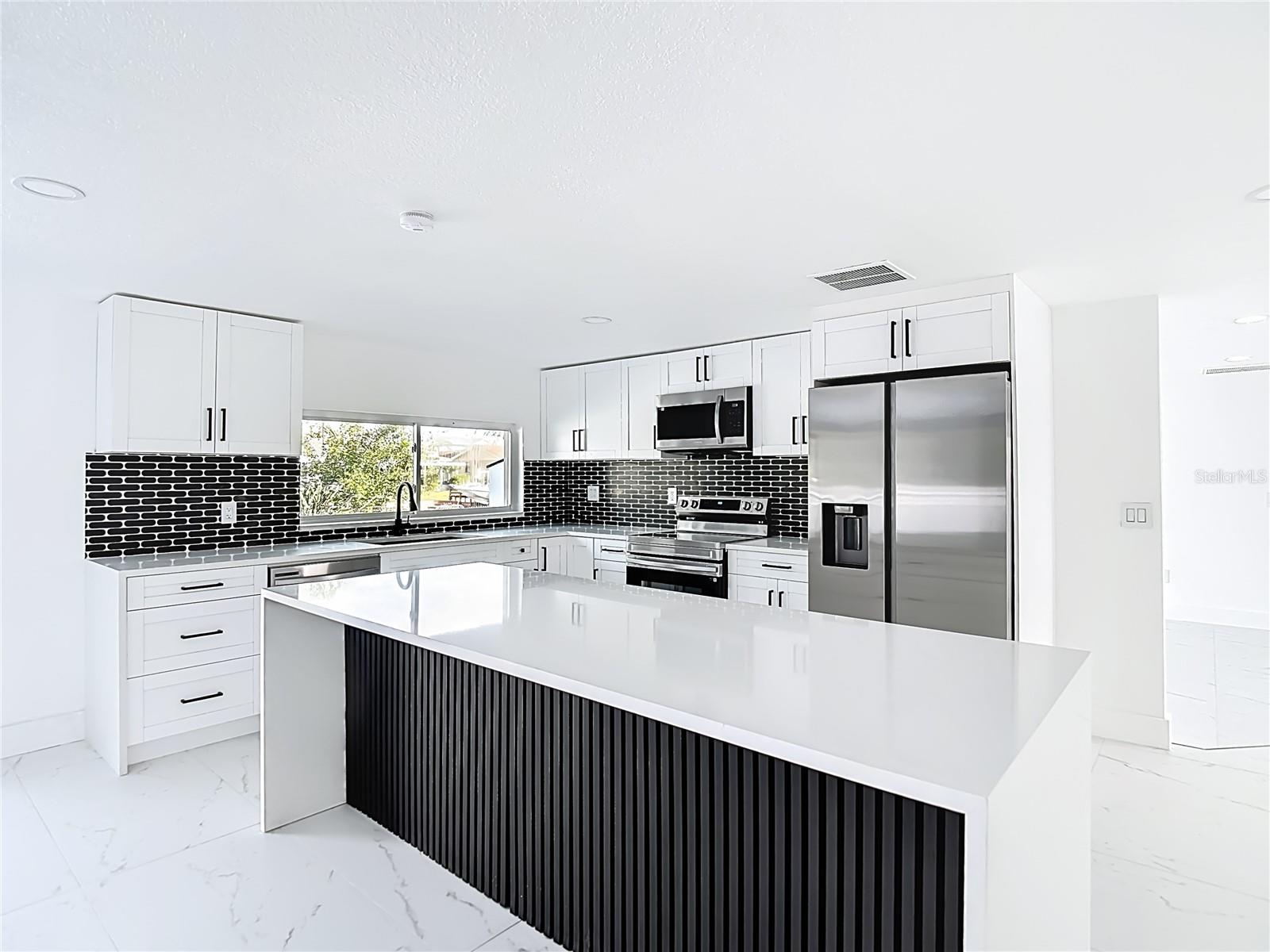 Image 20 of 61 For 9920 San Mateo Way